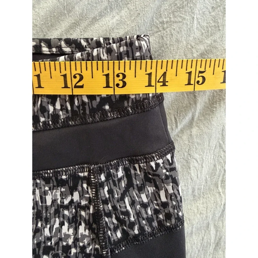 Lole Women's M Black Gray Printed Compression Athletic Bike Shorts
